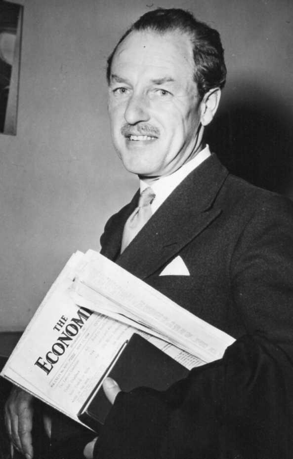 Sir Oliver simmonds in New York